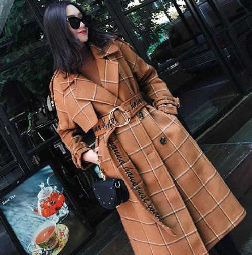 大翻领格子外套搭配阔腿裤：5款外套彰显文艺气质