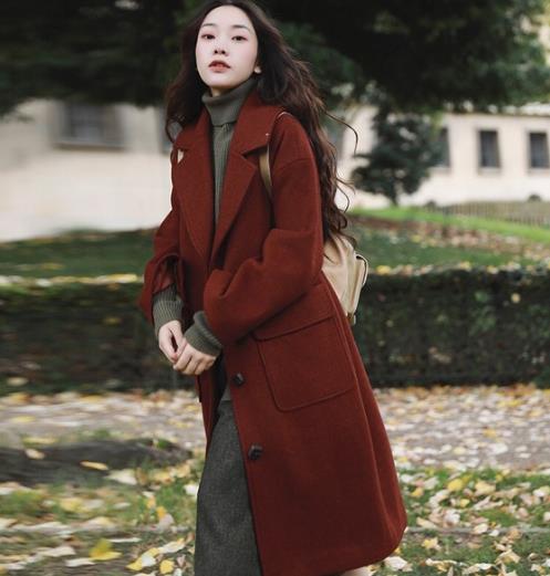 秋冬有这几款大衣就够了：刺绣收腰格子大衣推荐