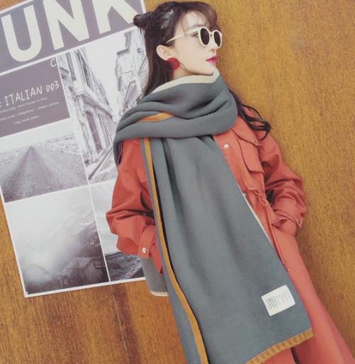 仿羊绒拼色流苏围巾搭配:5款围巾彰显淑女风(图) 仿羊绒拼色流苏围巾搭配:5款围巾彰显淑女风(图)