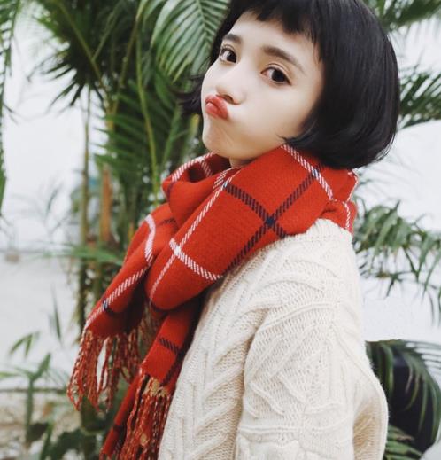 仿羊绒拼色流苏围巾搭配:5款围巾彰显淑女风(图) 仿羊绒拼色流苏围巾搭配:5款围巾彰显淑女风(图)