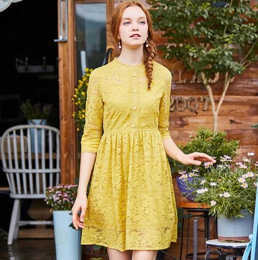 立领纯色蕾丝连衣裙搭配:6款连衣裙搭出女人味 立领纯色蕾丝连衣裙搭配:6款连衣裙搭出女人味