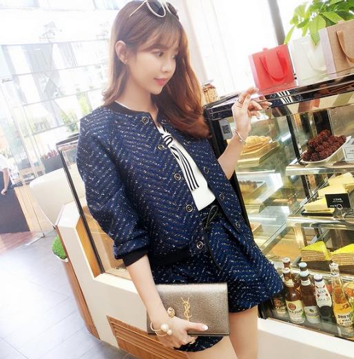 链条包搭配阔腿裤针织短袖两件套：时尚小资风范