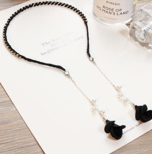 今年流行假耳环发箍:新款镶钻水钻发箍推荐(图) 今年流行假耳环发箍:新款镶钻水钻发箍推荐(图)