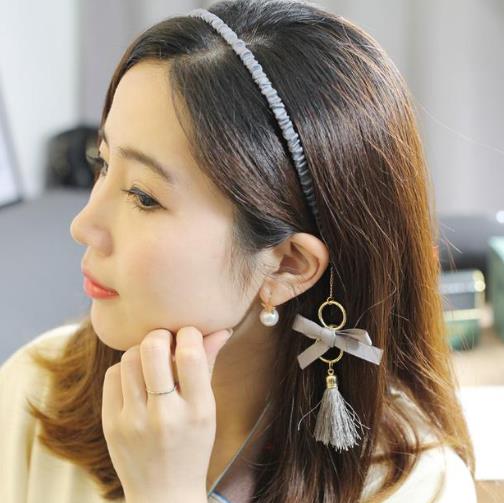 今年流行假耳环发箍:新款镶钻水钻发箍推荐(图) 今年流行假耳环发箍:新款镶钻水钻发箍推荐(图)