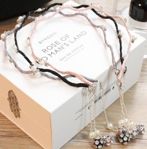 今年流行假耳环发箍：新款镶钻水钻发箍推荐（图）