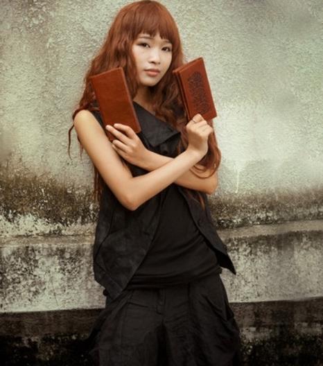 菱格拉链薄款钱夹搭配:5款时尚钱夹彰显女神范 菱格拉链薄款钱夹搭配:5款时尚钱夹彰显女神范