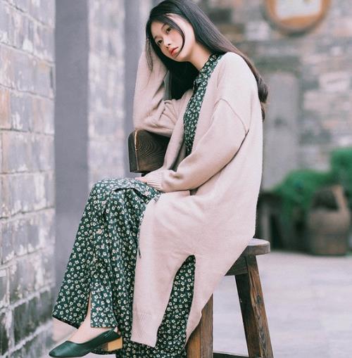 牛角扣毛呢大衣搭配针织衫：减龄显瘦又优雅（图）