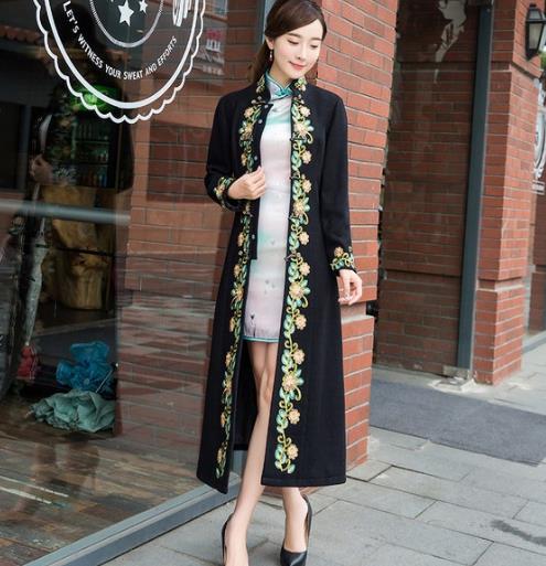 牛角扣毛呢大衣搭配针织衫：减龄显瘦又优雅（图）