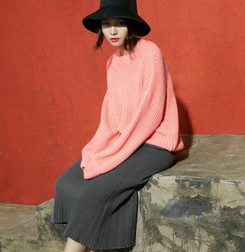 秋冬的半身裙这么穿才好看:格子高腰半身裙(图) 秋冬的半身裙这么穿才好看:格子高腰半身裙(图)