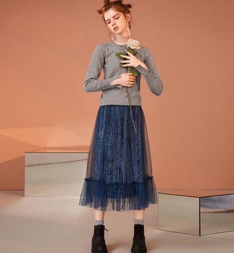 秋冬的半身裙这么穿才好看:格子高腰半身裙(图) 秋冬的半身裙这么穿才好看:格子高腰半身裙(图)