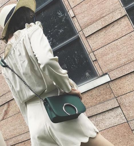 5款潮味十足的韩版圆环扣流苏单肩包搭配分享（图）