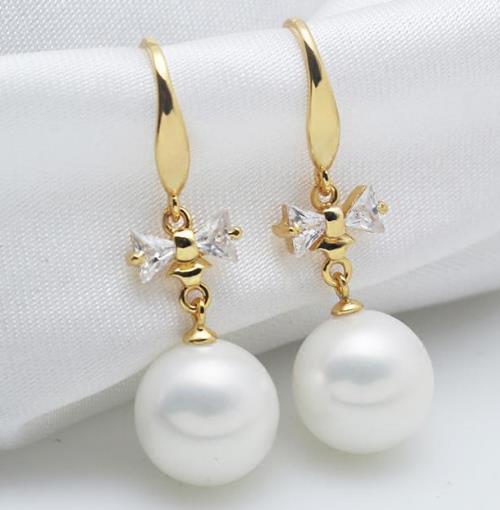 清新迷人黑母贝珍珠耳饰：高贵优雅耳饰搭配（图）