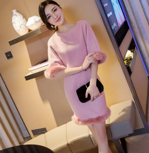 兔毛拼接毛呢裙搭配手拿包：打造时尚优雅女神范