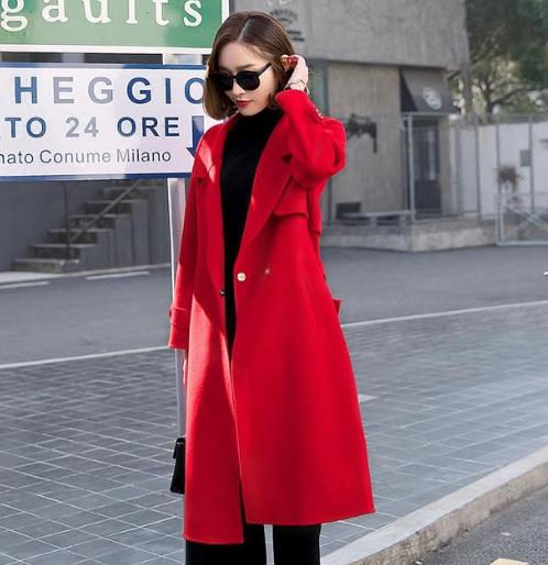 秋冬最流行羊绒大衣搭配：5款大衣彰显优雅淑女范