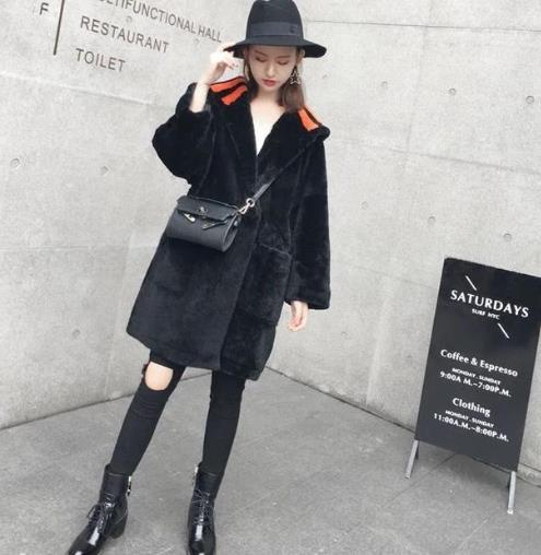 印花拼花长款外套大衣多种搭配:优雅时尚又保暖 印花拼花长款外套大衣多种搭配:优雅时尚又保暖