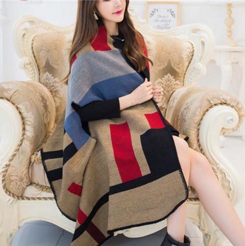 今年优雅大气的不规则流苏披肩才是流行的经典（图）