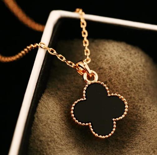 彩金镶钻幸运项链气质简约吊坠：时尚又优雅（图）