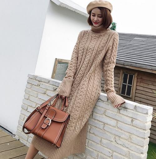 皮裤搭配高领加厚连衣裙：打造优雅时尚复古风（图）