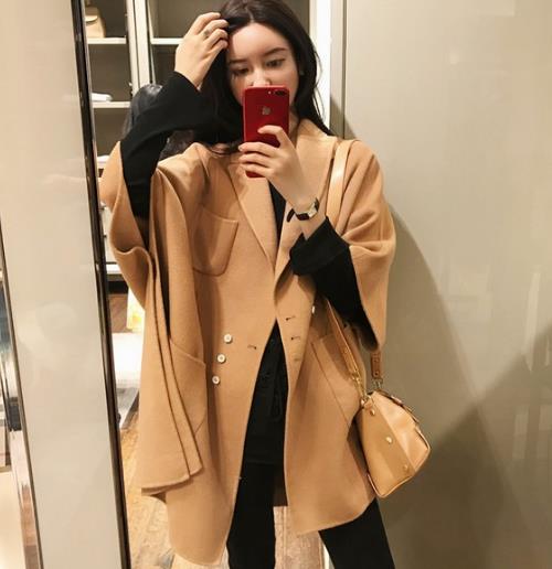 系带翻领毛呢短外套多种搭配：打造时尚潮流名媛范