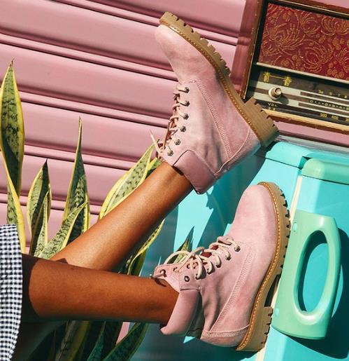 5款百搭个性真皮粗跟防水台马丁靴搭配推荐(图) 5款百搭个性真皮粗跟防水台马丁靴搭配推荐(图)