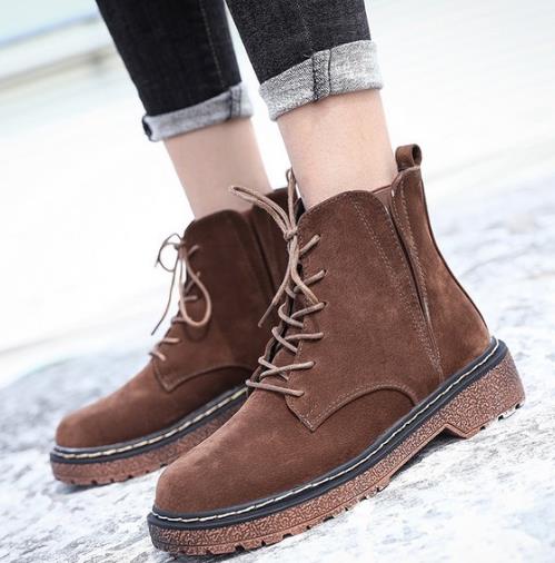 5款百搭个性真皮粗跟防水台马丁靴搭配推荐(图) 5款百搭个性真皮粗跟防水台马丁靴搭配推荐(图)