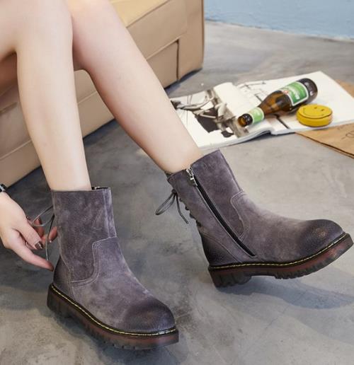 5款百搭个性真皮粗跟防水台马丁靴搭配推荐(图) 5款百搭个性真皮粗跟防水台马丁靴搭配推荐(图)