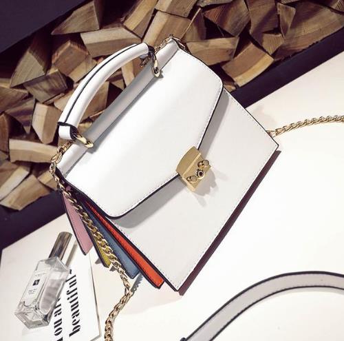 刺绣单肩斜挎包搭配：时尚复古斜挎包推荐（图）