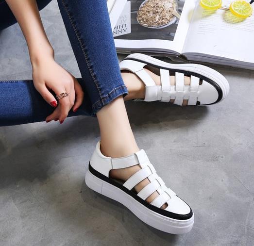 镂空网纱小白鞋怎么搭配：5款打造甜美俏皮少女风