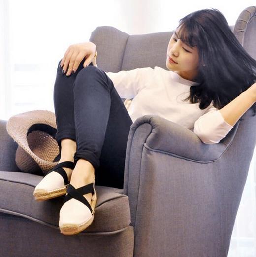 镂空网纱小白鞋怎么搭配：5款打造甜美俏皮少女风