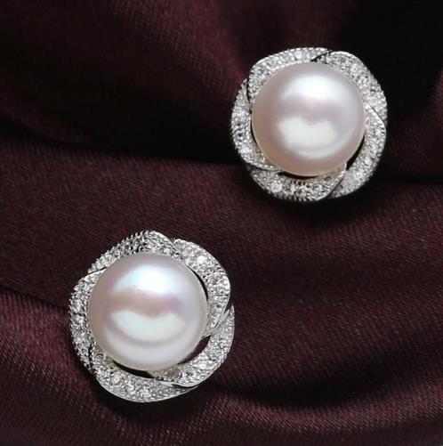 高贵优雅的天然淡水珍珠耳钉耳环搭配推荐（图）