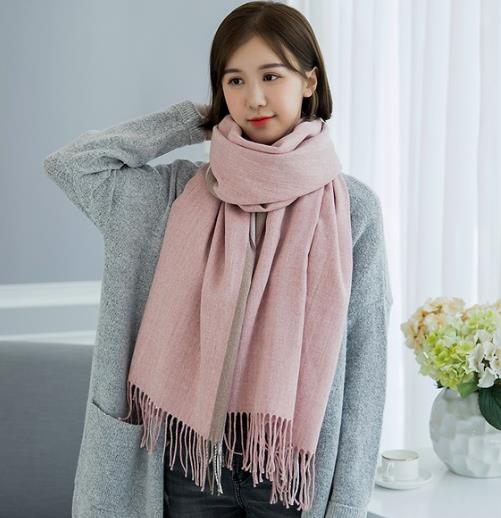 优雅的气质配优雅的围巾:日系拼色针织围巾(图) 优雅的气质配优雅的围巾:日系拼色针织围巾(图)