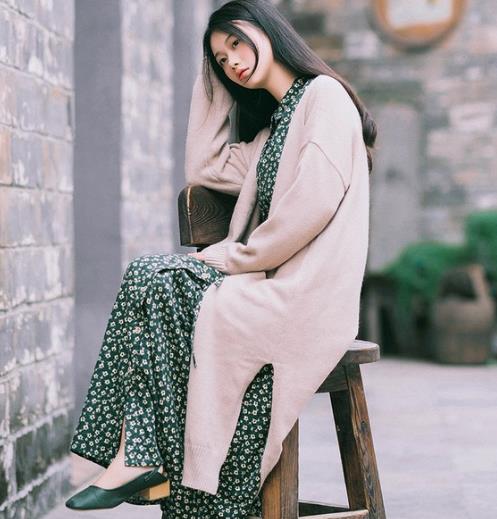 圆领刺绣套头衫这样搭配下装才彰显时尚优雅(图) 圆领刺绣套头衫这样搭配下装才彰显时尚优雅(图)