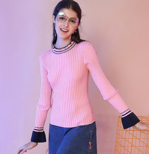 竖条纹纯色针织衫搭配阔腿裤：简约大方又显瘦（图）