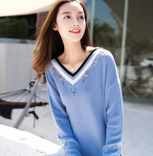 竖条纹纯色针织衫搭配阔腿裤：简约大方又显瘦（图）