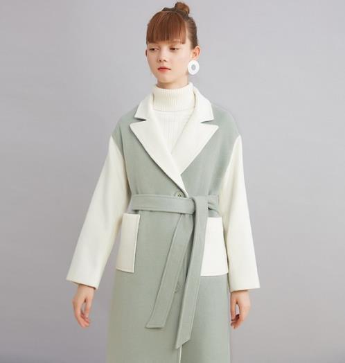 小脚裤搭配斗篷式毛呢外套：休闲百搭又显瘦（图）