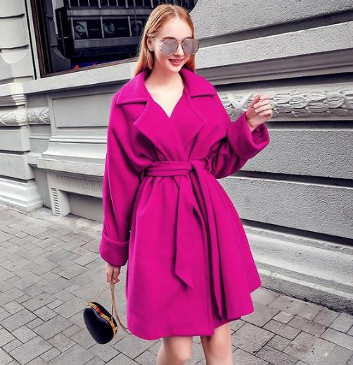 小脚裤搭配斗篷式毛呢外套：休闲百搭又显瘦（图）