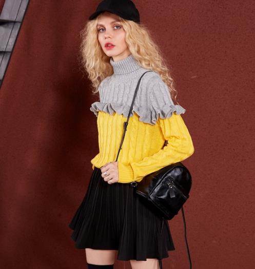 木耳边圆领针织衫搭配蕾丝裙：时尚减龄文艺范儿