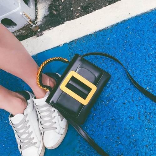 2017流行小方包搭配:百搭丝带蝴蝶结小方包分享 2017流行小方包搭配:百搭丝带蝴蝶结小方包分享