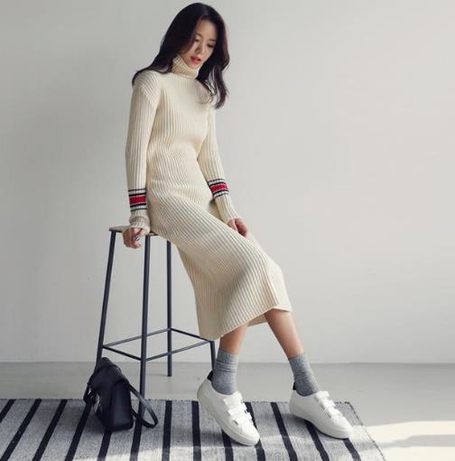 外穿内搭都好看的彩色条纹针织连衣裙：时尚减龄