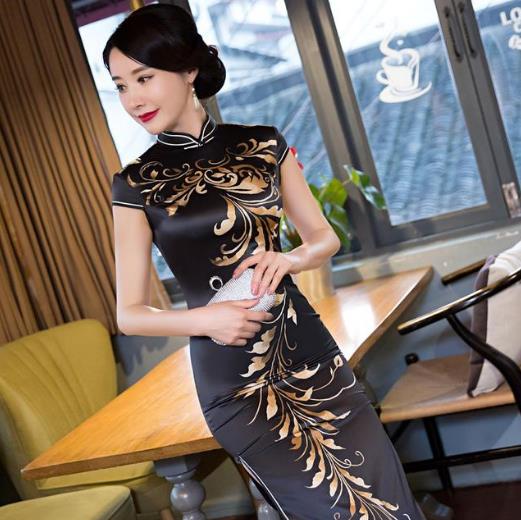 想要做个古韵美人,先从素雅的旗袍开始吧 想要做个古韵美人,先从素雅的旗袍开始吧