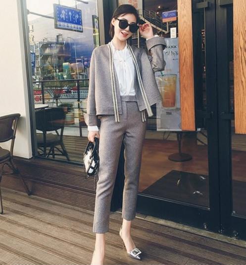 格纹西装中裙两件套搭配：知性优雅两件套推荐（图）