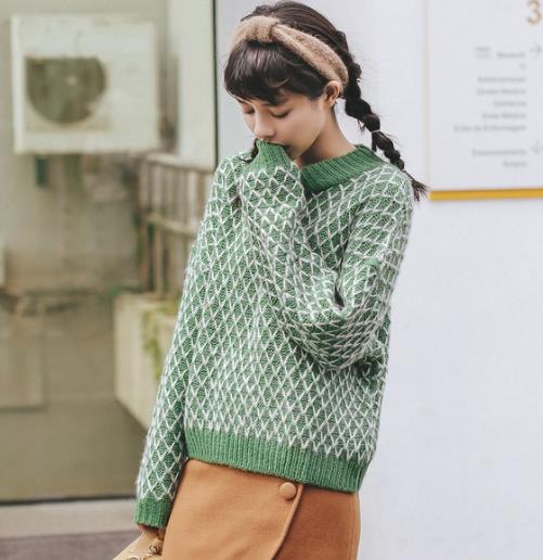 几何图形蝙蝠袖毛衣搭配牛仔裤：满满少女心（图）