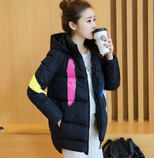 围巾款轻薄型修身中长款羽绒服:简约时尚显气质 围巾款轻薄型修身中长款羽绒服:简约时尚显气质