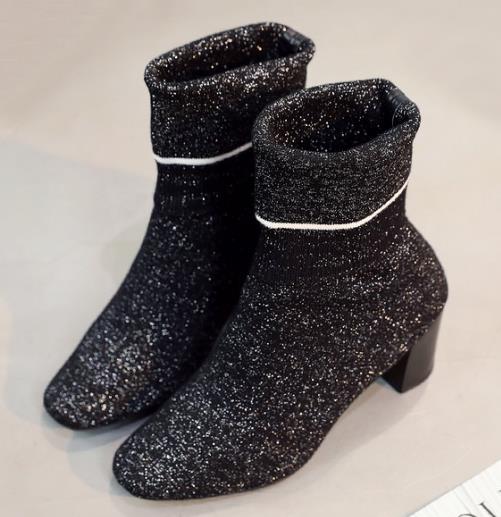 今年新款木耳边撞色粗跟靴：显瘦减龄粗跟靴推荐