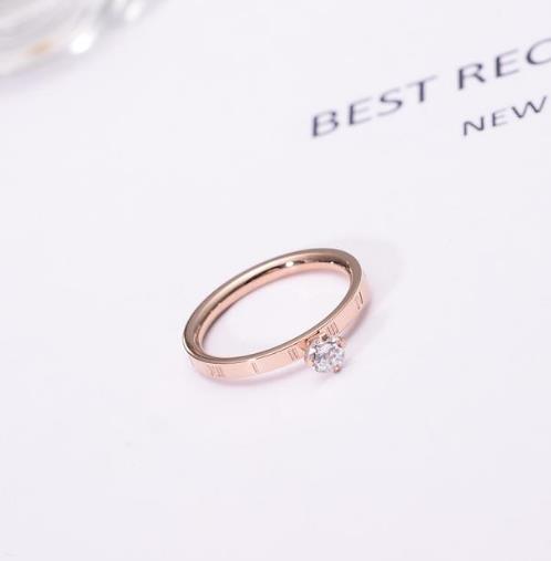 时尚气质钢镀玫瑰金戒指：大气减龄戒指推荐（图）