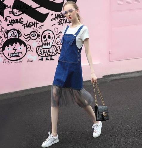 网纱拼接牛仔背带裙搭配：青春减龄背带裙推荐