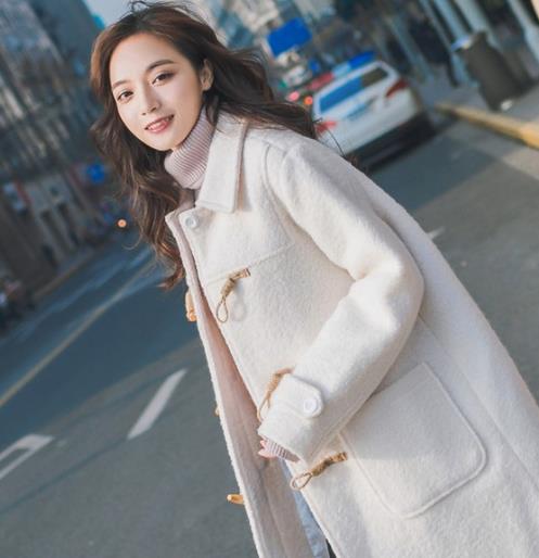 流苏贴袋毛呢外套：5款外套打造时尚名媛风（图）