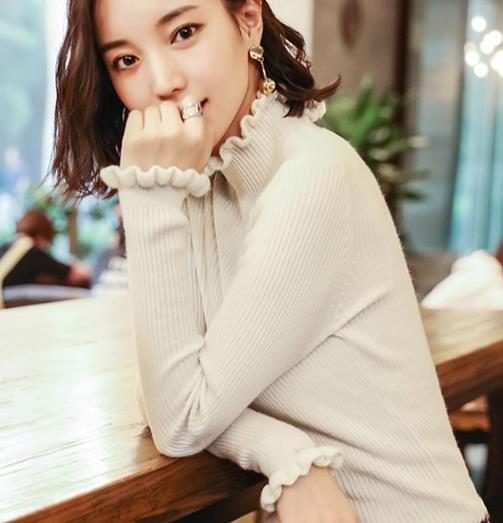 七分袖金丝绒连衣裙搭配大衣：修身显瘦连衣裙推荐