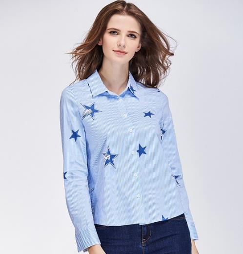 内搭衬衫推荐：学院风休闲刺绣格子衬衫搭配（图）