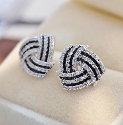 气质冰花流苏水晶耳钉搭配：时尚简约耳钉推荐（图）